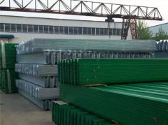 公路護欄板使用哪種材質(zhì)好？